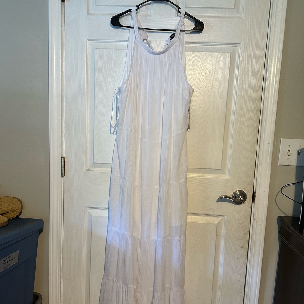 Glamour White Maxi Dress